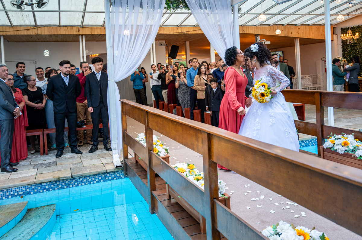 Fotógrafo de casamentos no Espaço AVIV Cotia. Imagens de Rita e Robert capturadas com perfeição.
