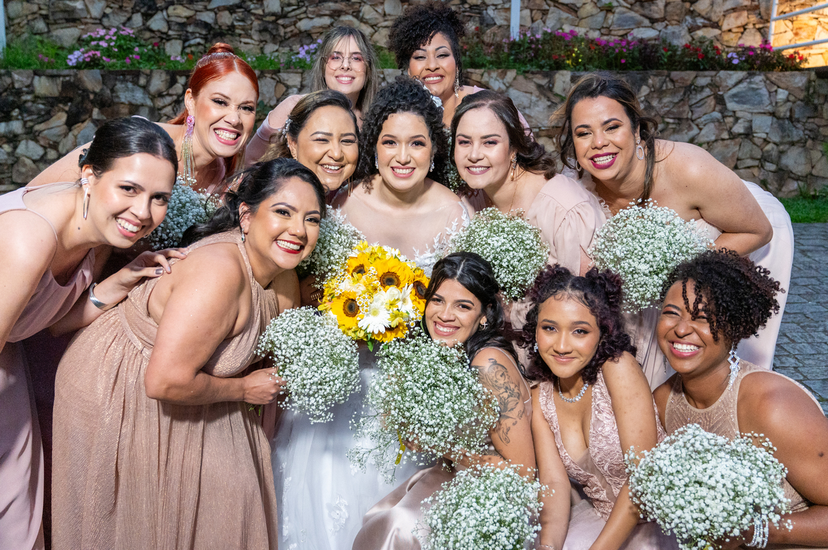 Fotografia de casamento em Cotia ao ar livre. Alberto Martinez e os melhores registros no Espaço AVIV.