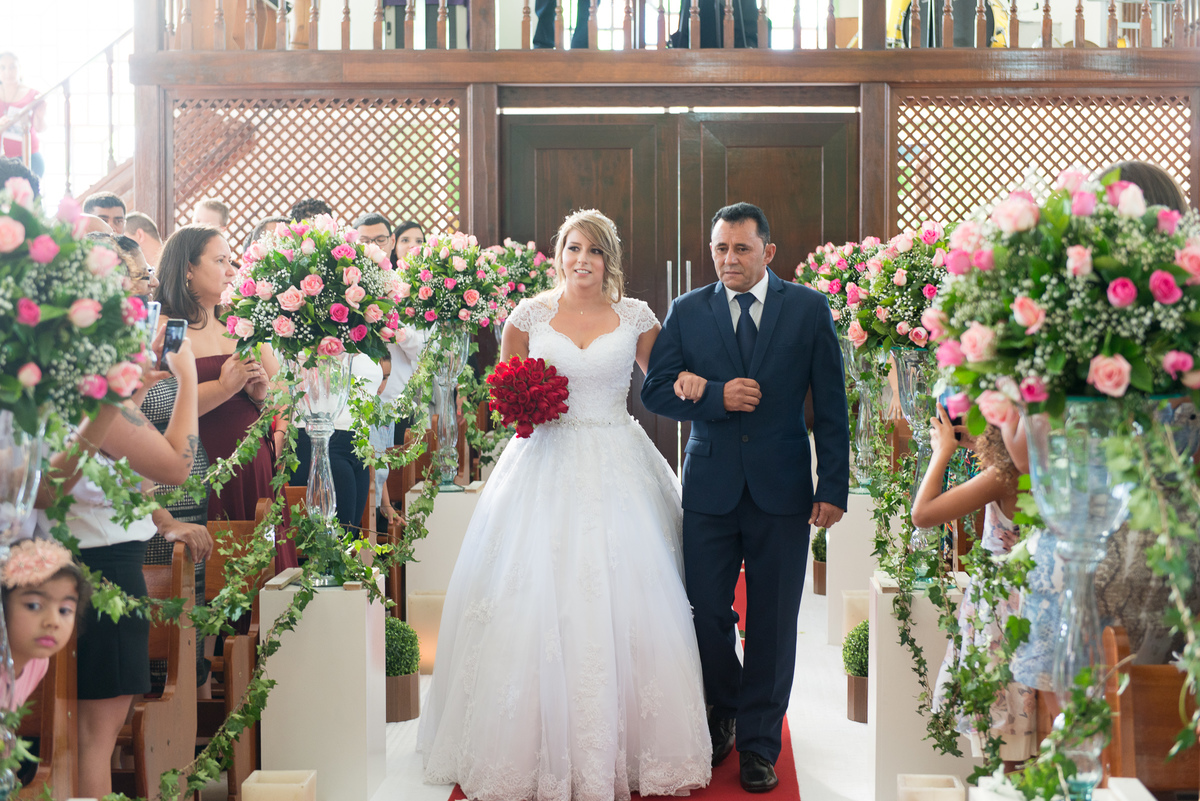 Fotografias de casamento realizadas na igreja em Cotia SP pelo fotógrafo Alberto Martinez
