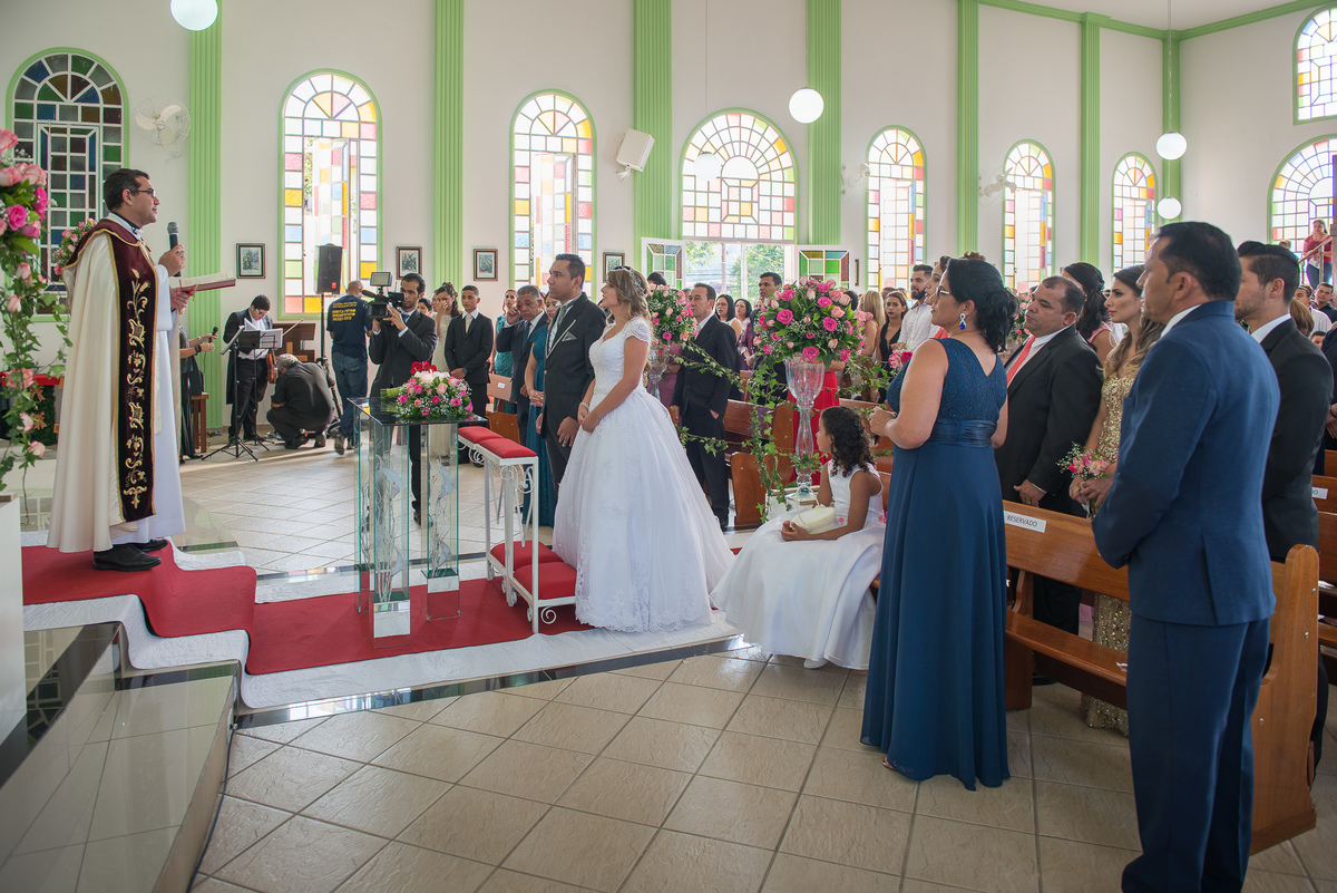 Fotografias de casamento realizadas na igreja em Cotia SP pelo fotógrafo Alberto Martinez
