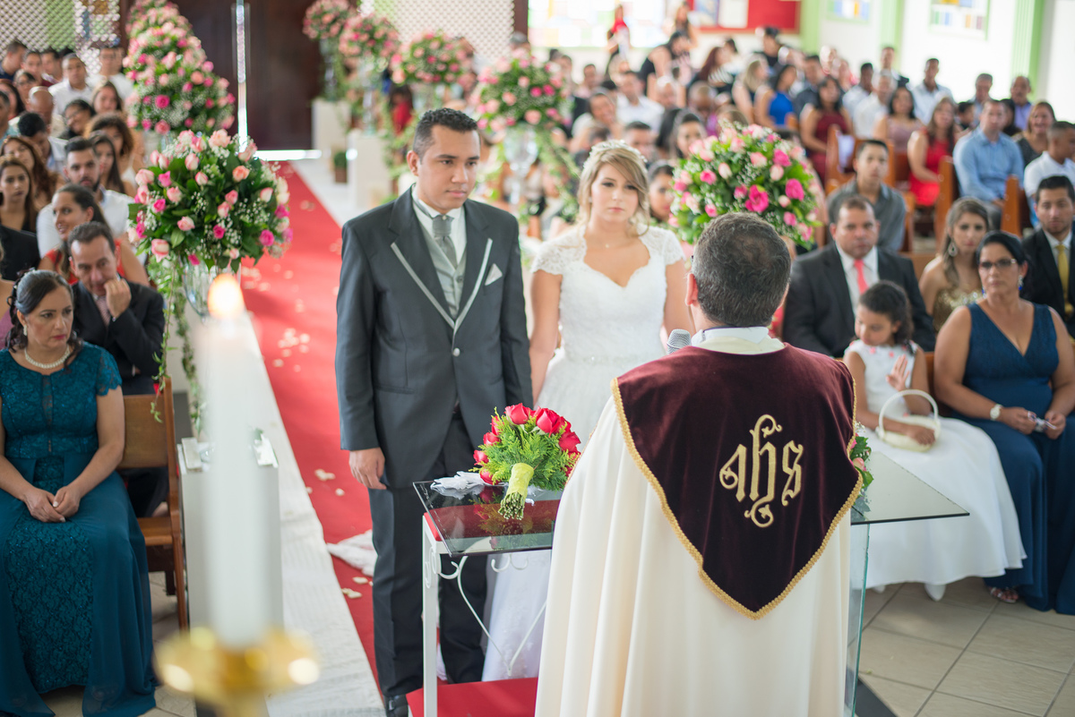 Fotografias de casamento realizadas na igreja em Cotia SP pelo fotógrafo Alberto Martinez