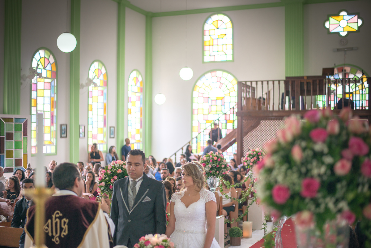 Fotografias de casamento realizadas na igreja em Cotia SP pelo fotógrafo Alberto Martinez