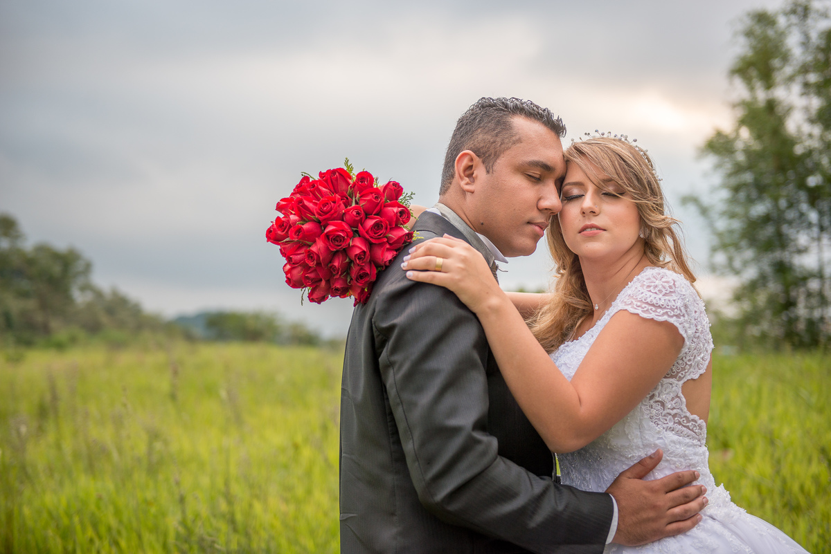 Fotografias de casamento realizadas na igreja em Cotia SP pelo fotógrafo Alberto Martinez