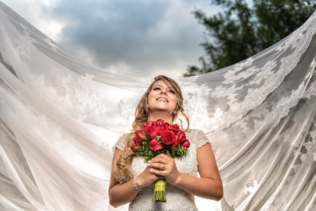 Fotografias de casamento realizadas na igreja em Cotia SP pelo fotógrafo Alberto Martinez
