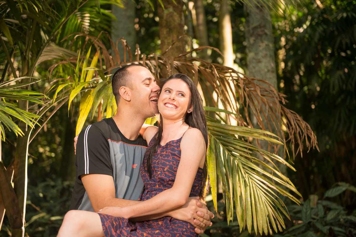 Fotografia de casal no parque jardim botânico em São Paulo, fotografo de casamentos Alberto Martinez