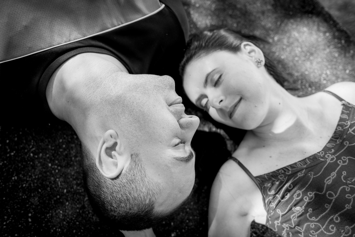 Fotografia de casal no parque jardim botânico em São Paulo, fotografo de casamentos Alberto Martinez