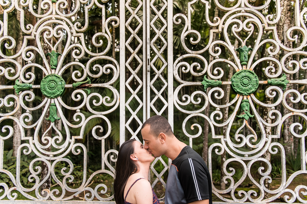 Fotografia de casal no parque jardim botânico em São Paulo, fotografo de casamentos Alberto Martinez