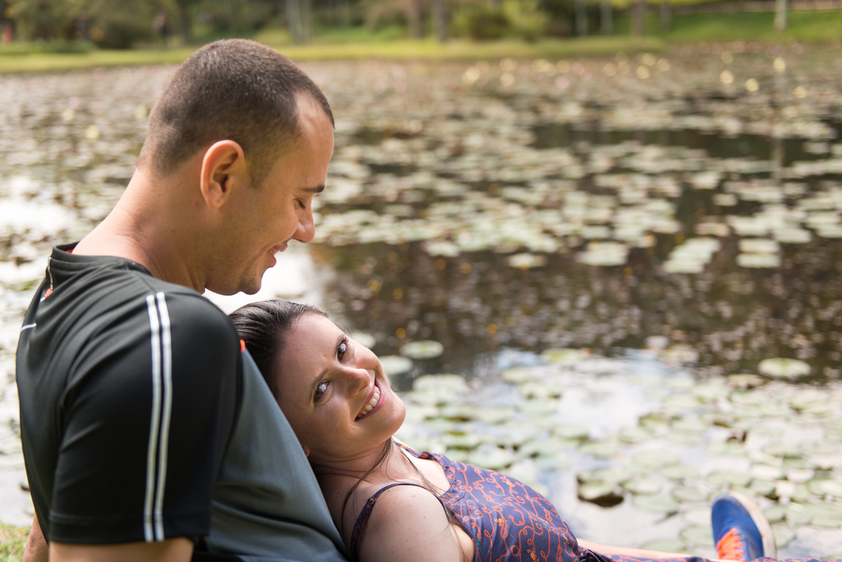 Fotografia de casal no parque jardim botânico em São Paulo, fotografo de casamentos Alberto Martinez