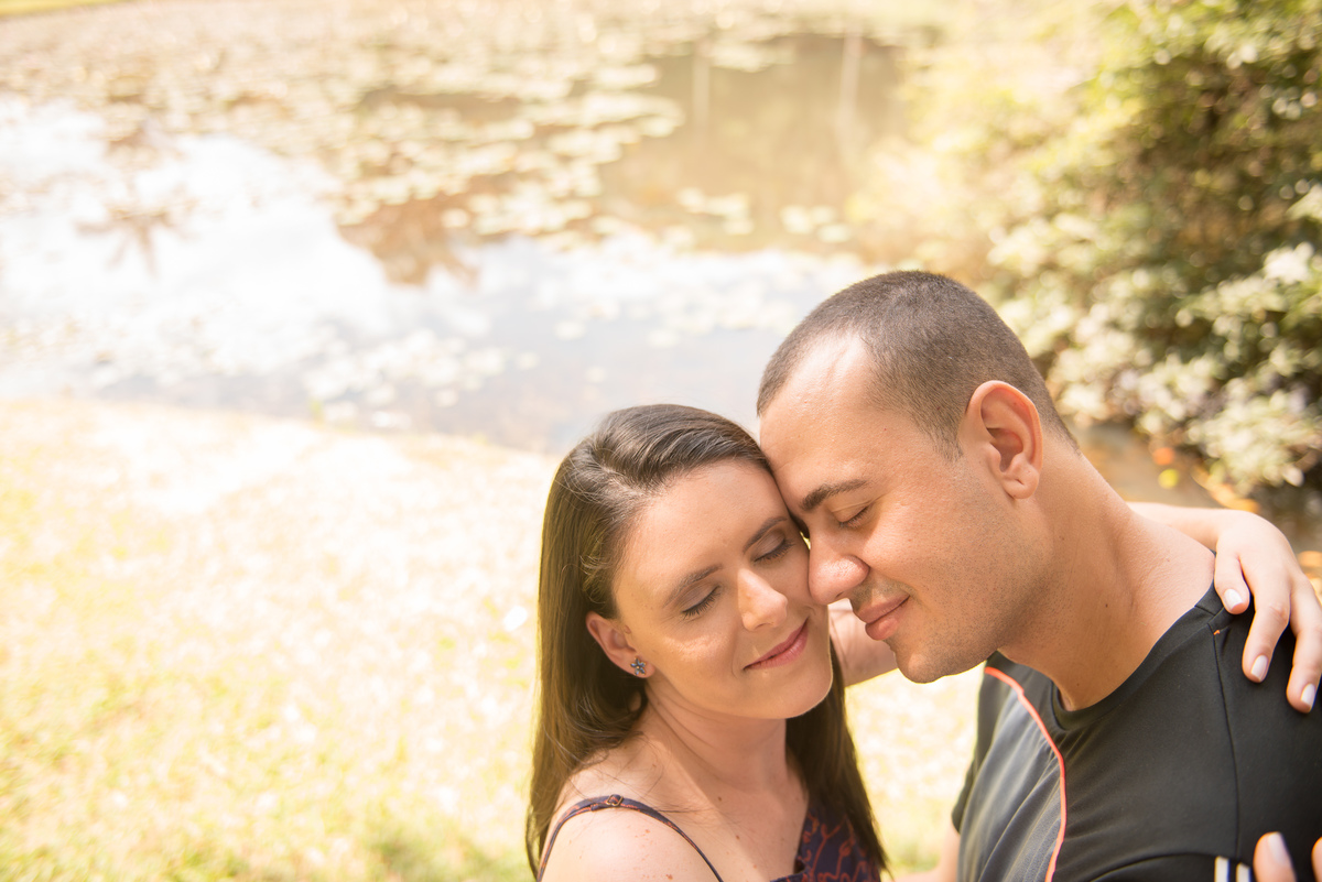Fotografia de casal no parque jardim botânico em São Paulo, fotografo de casamentos Alberto Martinez