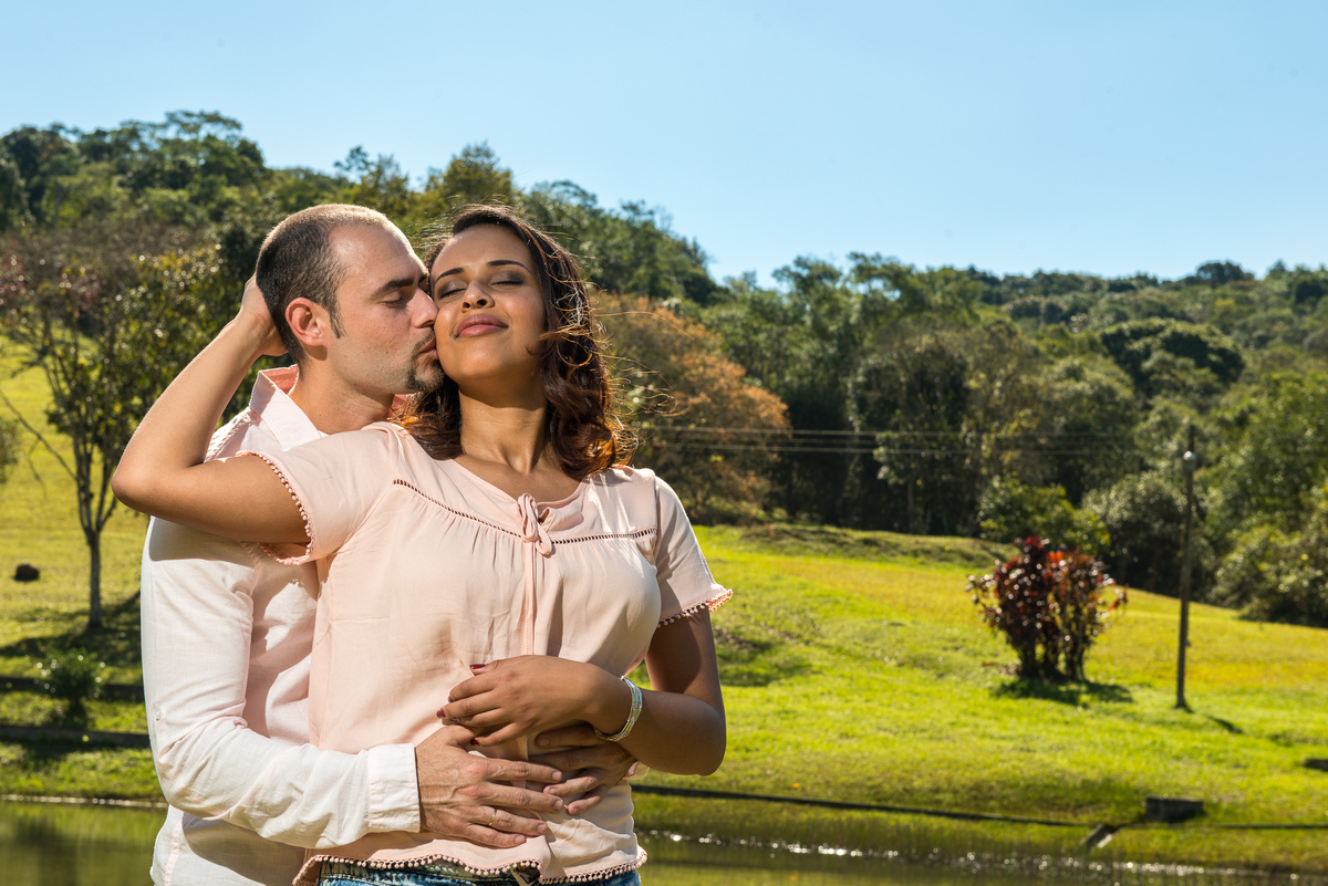 Ensaio de casal antes do casamento o chamado pre wedding ou pré casamento, fotografias linda feitas pelo fotógrafo Alberto Martinez