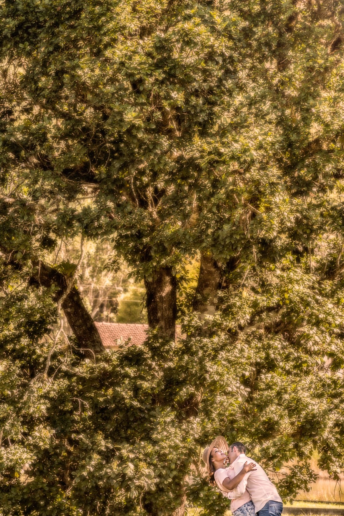 Ensaio de casal antes do casamento o chamado pre wedding ou pré casamento, fotografias linda feitas pelo fotógrafo Alberto Martinez