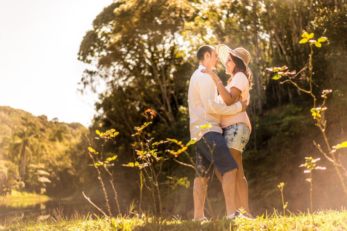 Ensaio de casal antes do casamento o chamado pre wedding ou pré casamento, fotografias linda feitas pelo fotógrafo Alberto Martinez