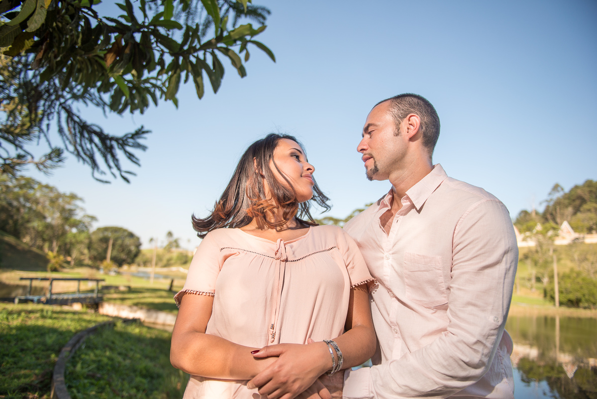 Ensaio de casal antes do casamento o chamado pre wedding ou pré casamento, fotografias linda feitas pelo fotógrafo Alberto Martinez