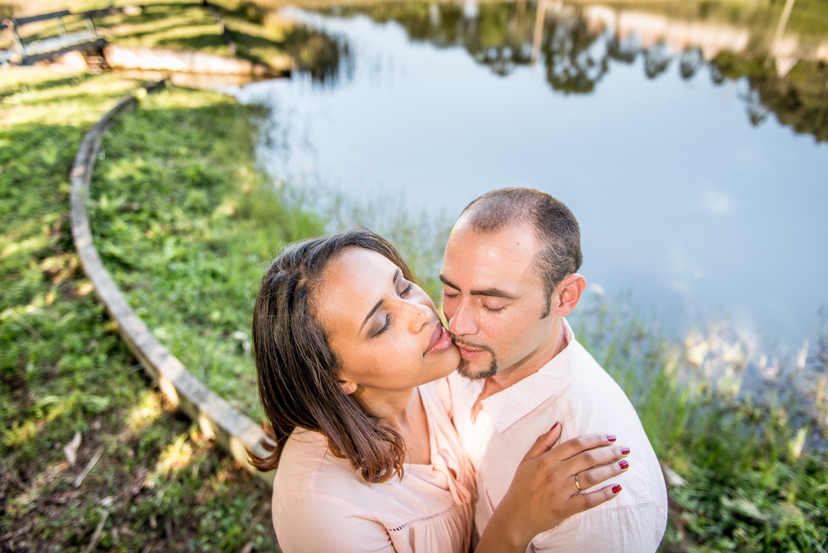 Ensaio de casal antes do casamento o chamado pre wedding ou pré casamento, fotografias linda feitas pelo fotógrafo Alberto Martinez