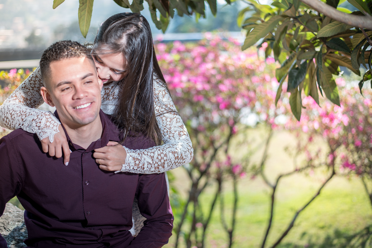 Ensaio de casal em cotia SP pelo fotógrafo Alberto Martinez, fotógrafo há mais de 10 anos
