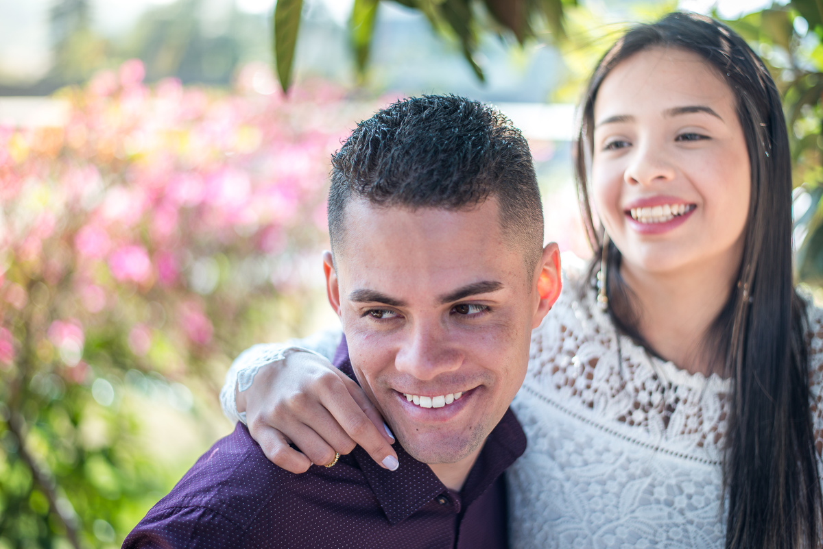 Ensaio de casal em cotia SP pelo fotógrafo Alberto Martinez, fotógrafo há mais de 10 anos