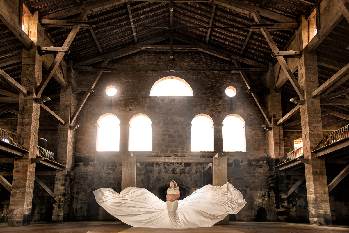 Fotografia de gestante realizada na fazenda Ipanema em Iperó, pelo fotógrafo Alberto Martinez da cidade de Cotia SP
