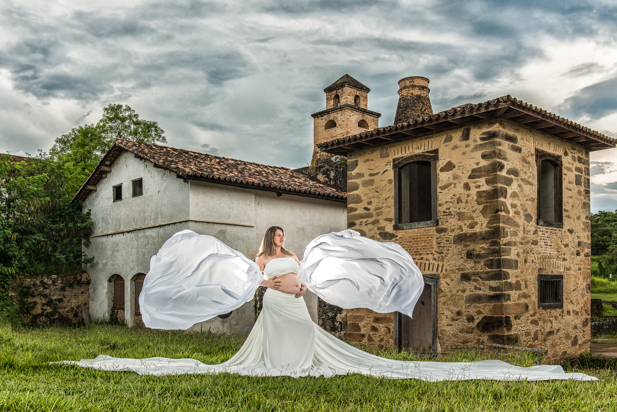 Fotografia de gestante realizada na fazenda Ipanema em Iperó, pelo fotógrafo Alberto Martinez da cidade de Cotia SP