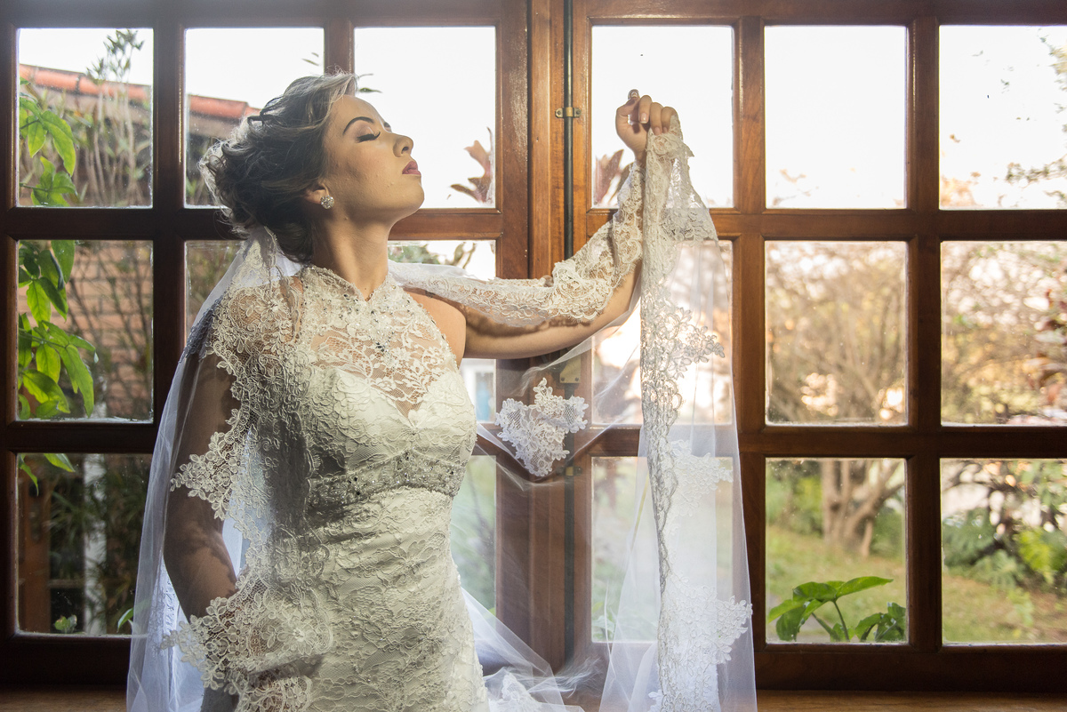Ensaio de noiva no Espaço Acoty, fotótrafo Alberto Martinez fez esse ensaio com a ajuda da maquiadora Karís Léia e da assistente de luz Nathalia Diaz