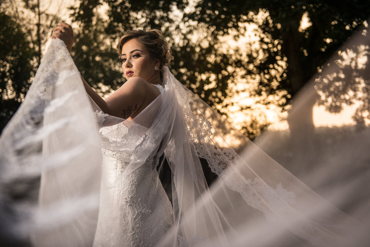 Ensaio de noiva no Espaço Acoty, fotótrafo Alberto Martinez fez esse ensaio com a ajuda da maquiadora Karís Léia e da assistente de luz Nathalia Diaz