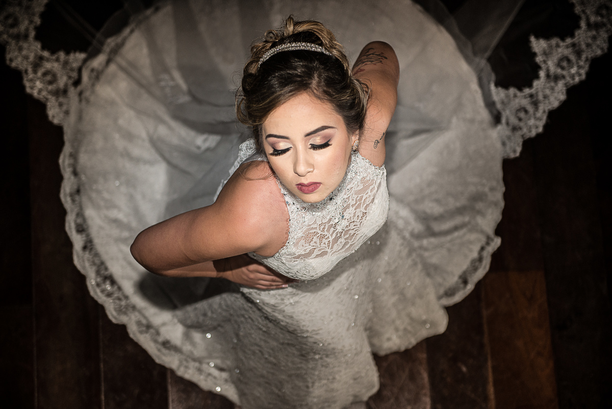 Ensaio de noiva no Espaço Acoty, fotótrafo Alberto Martinez fez esse ensaio com a ajuda da maquiadora Karís Léia e da assistente de luz Nathalia Diaz