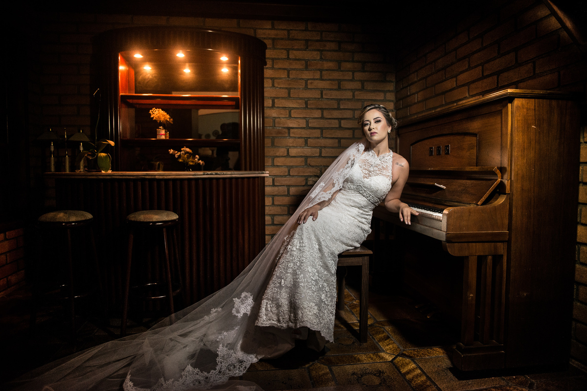 Ensaio de noiva no Espaço Acoty, fotótrafo Alberto Martinez fez esse ensaio com a ajuda da maquiadora Karís Léia e da assistente de luz Nathalia Diaz