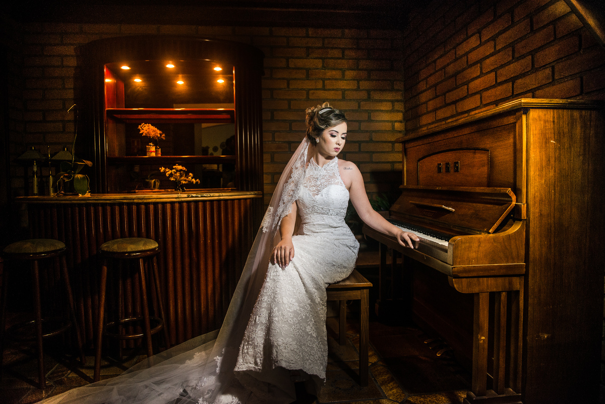 Ensaio de noiva no Espaço Acoty, fotótrafo Alberto Martinez fez esse ensaio com a ajuda da maquiadora Karís Léia e da assistente de luz Nathalia Diaz