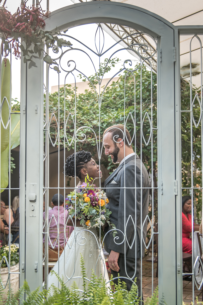 ensaio do casal com a noiva negra