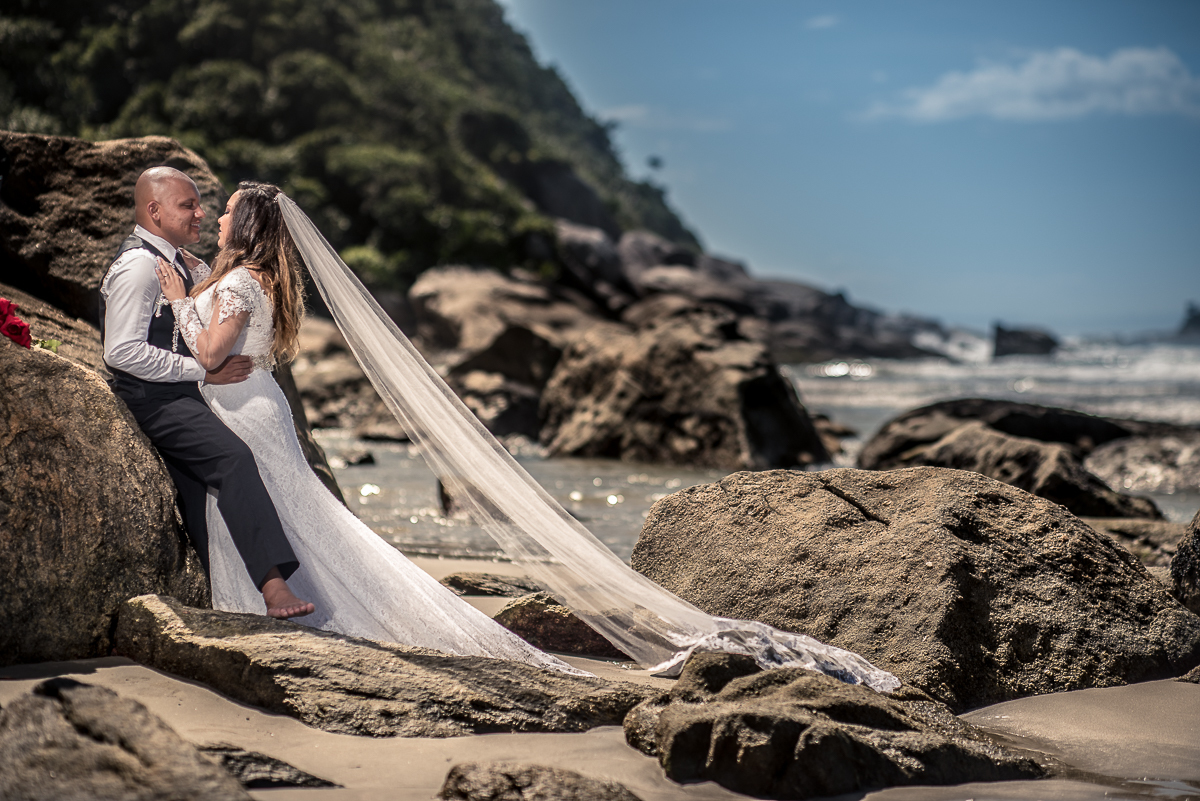 Amor fotografia e ensaio dos noivos sobre esse lindo céu.