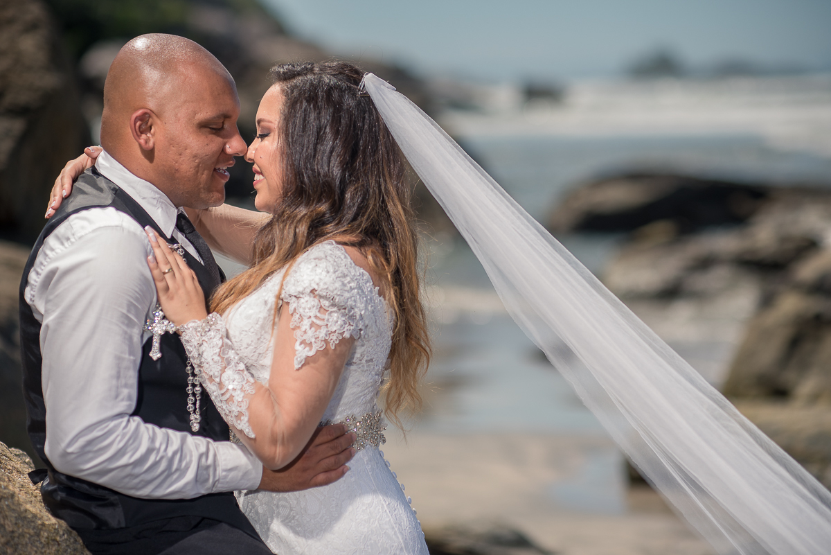 Paixão na fotografia de trash the dress.