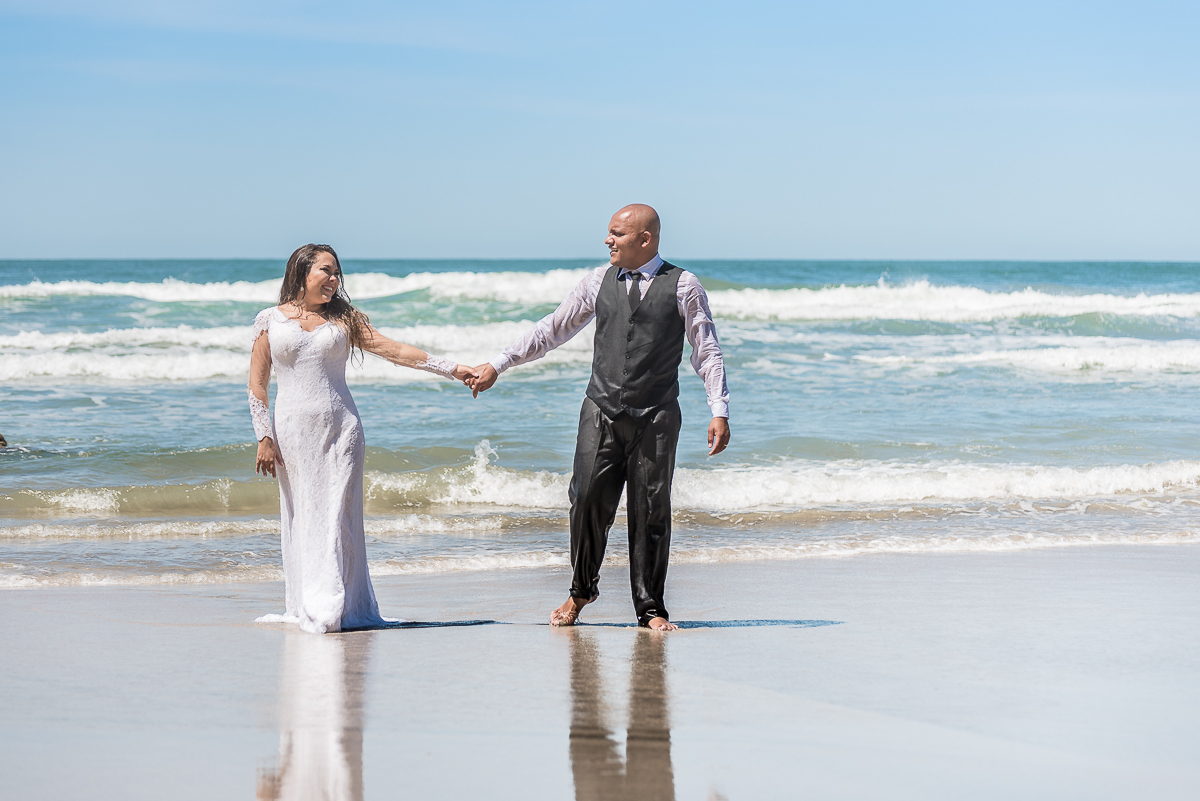 Belíssimo dia para uma sessão de fotos no mar.