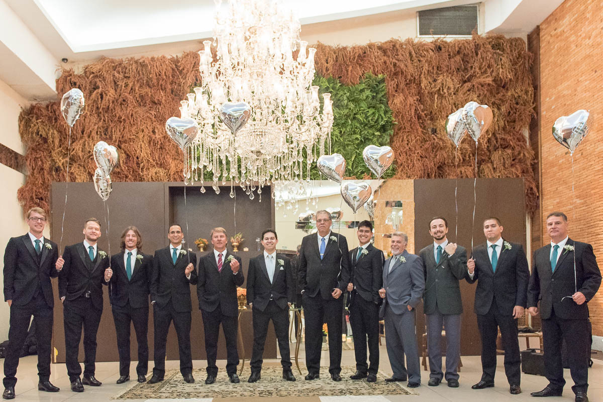 Noivo e seus padrinhos.