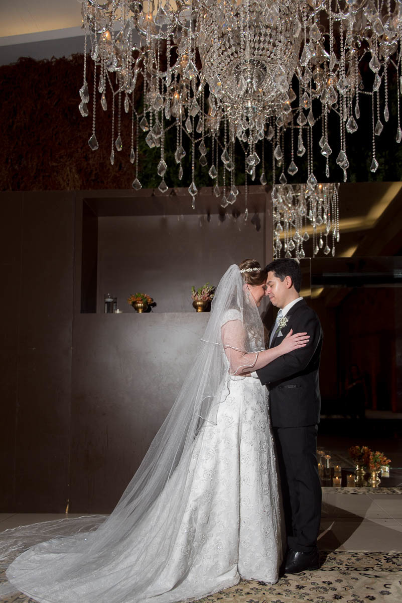 Ensaio do casal após a cerimonia de casamento.