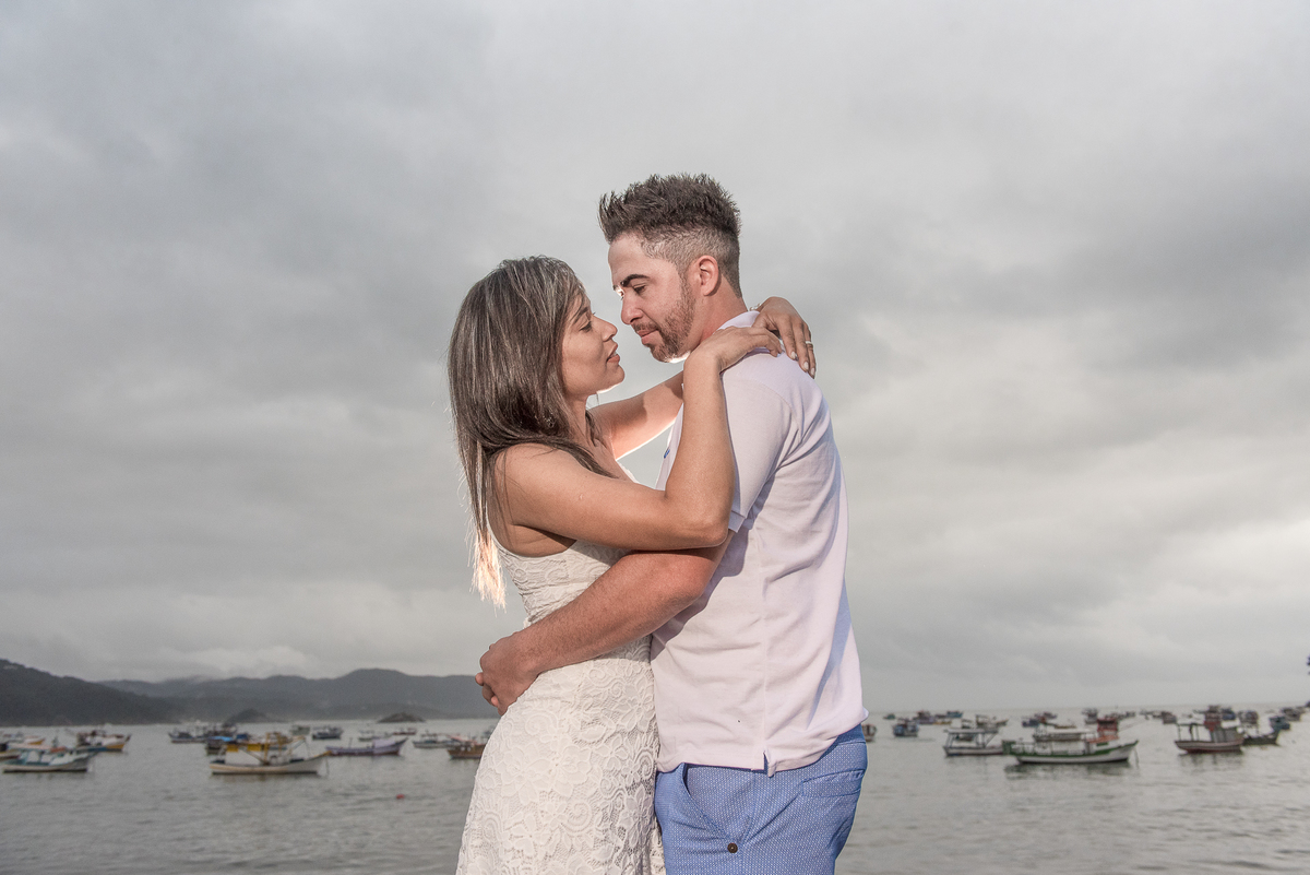Praia de Perequê no Guarujá São Paulo, ensaio de casal 