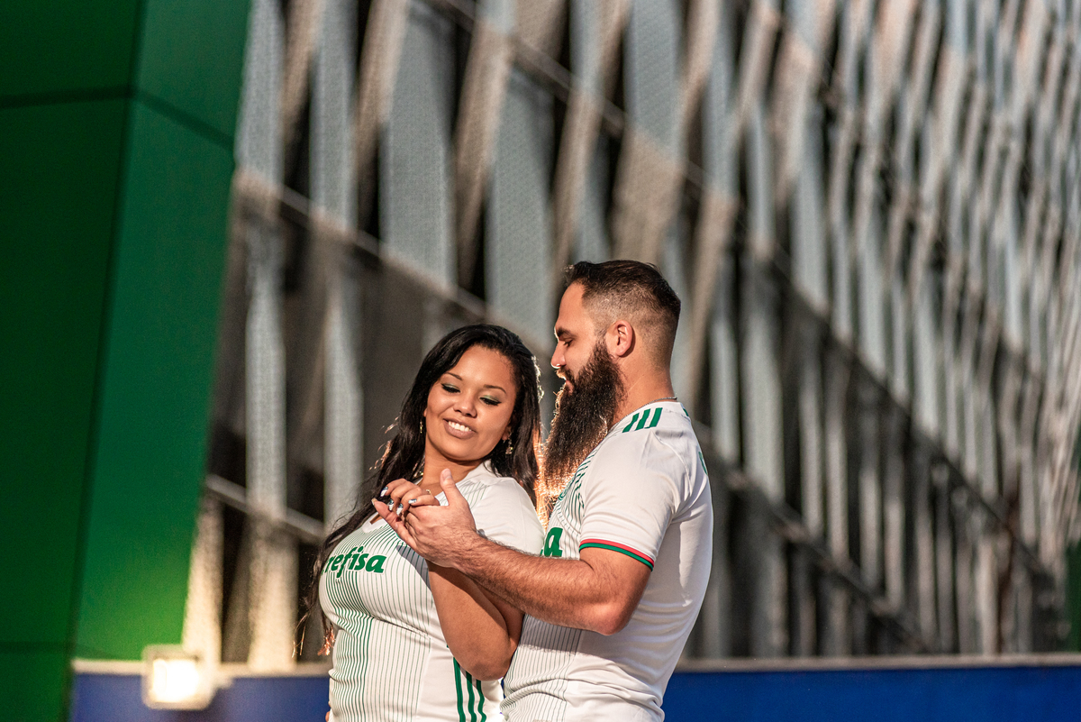Agora no estádio Allianz Parque fazer fotos de pré wedding não é para qualquer um, mas se for fazer o fotógrafo Alberto Martinez é o melhor.