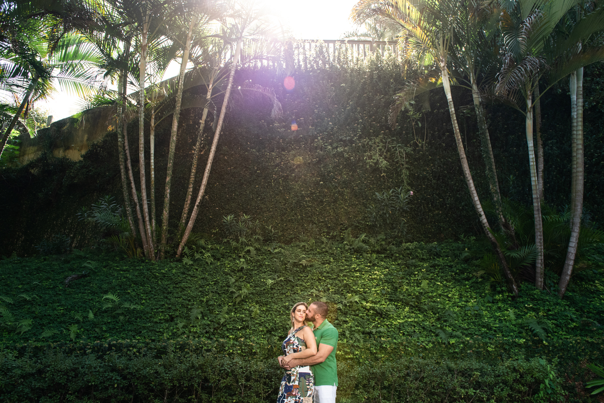 Luz do sol deixa foto de pré casamento sensacional.