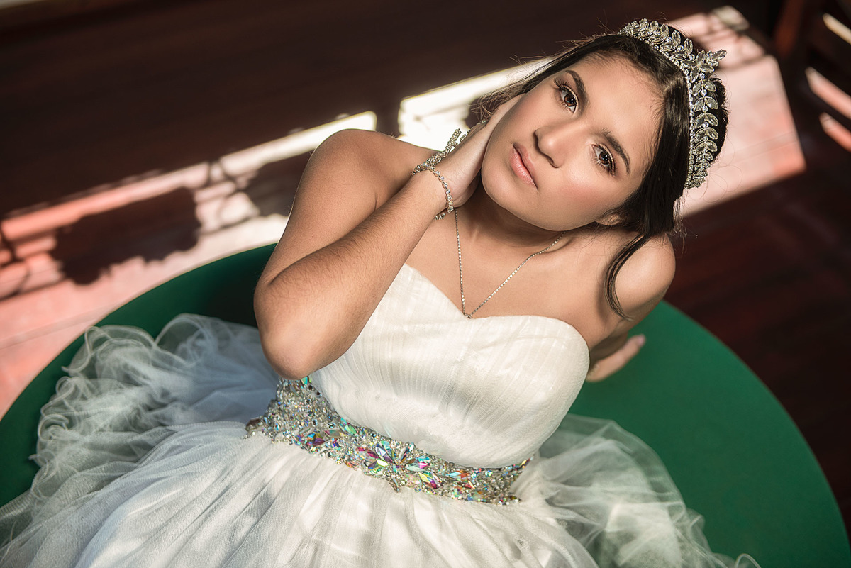 Garota de 15 anos faz ensaio fantástico de debutante na cidade de Campos do Jordão em São Paulo na Pousada Recanto dos Sonhos ela pousou para o fotógrafo de 15 anos em lindas fotografias assim como pode ver suas fotos de debutantes