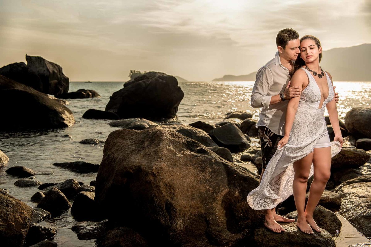 Fotógrafo Alberto Martinez
Fotógrafo de casamento
Fotógrafo de ensaio pré casamento
Local Ilhabela em São Paulo
Litoral Paulista na praia do Julião
Fotografia de casal