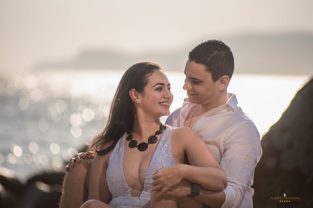 Fotógrafo Alberto Martinez
Fotógrafo de casamento
Fotógrafo de ensaio pré casamento
Local Ilhabela em São Paulo
Litoral Paulista na praia do Julião
Fotografia de casal