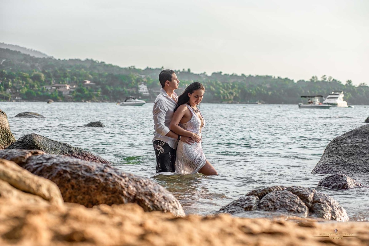 Fotógrafo Alberto Martinez
Fotógrafo de casamento
Fotógrafo de ensaio pré casamento
Local Ilhabela em São Paulo
Litoral Paulista na praia do Julião
Fotografia de casal
