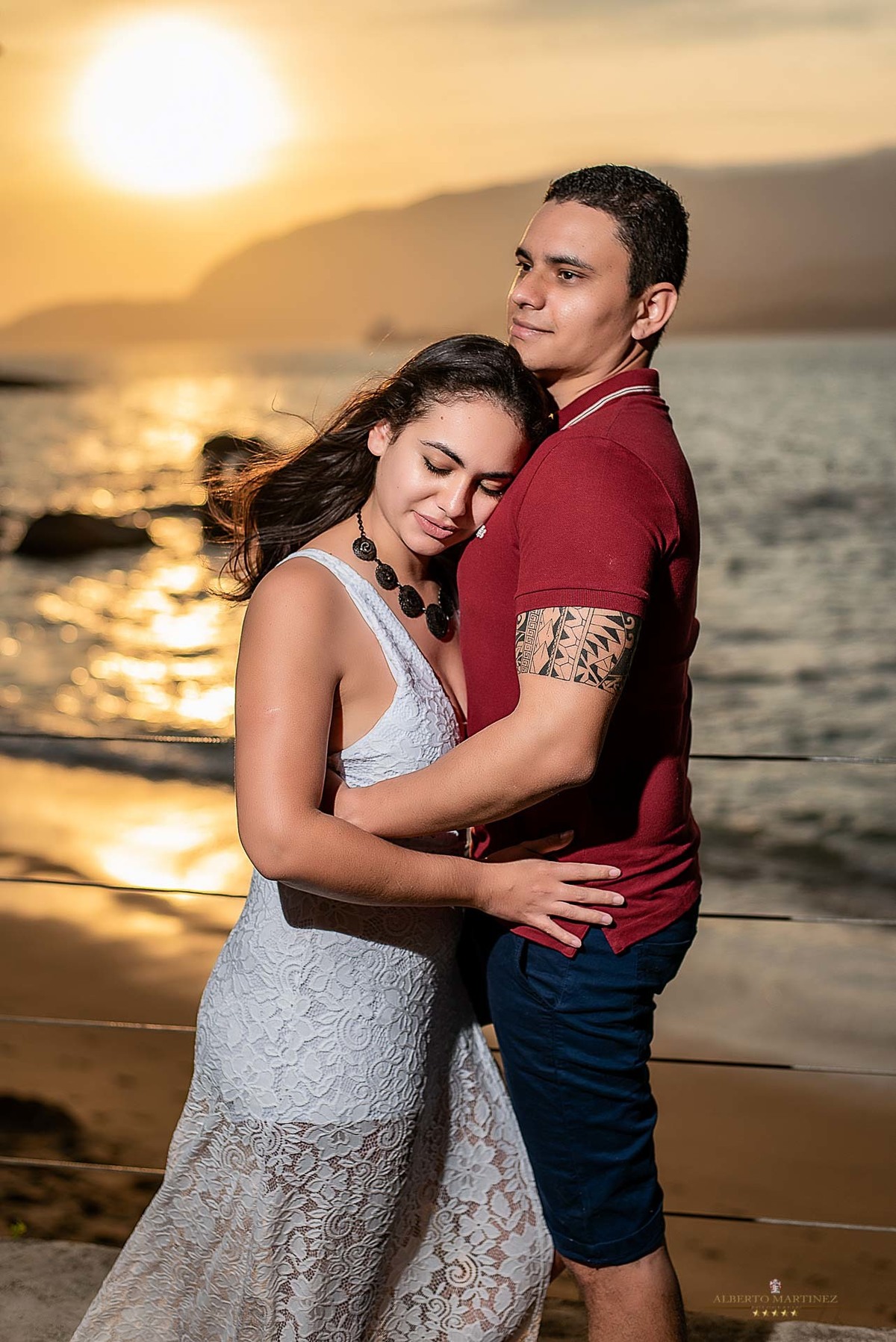 Fotógrafo Alberto Martinez
Fotógrafo de casamento
Fotógrafo de ensaio pré casamento
Local Ilhabela em São Paulo
Litoral Paulista na praia do Julião
Fotografia de casal