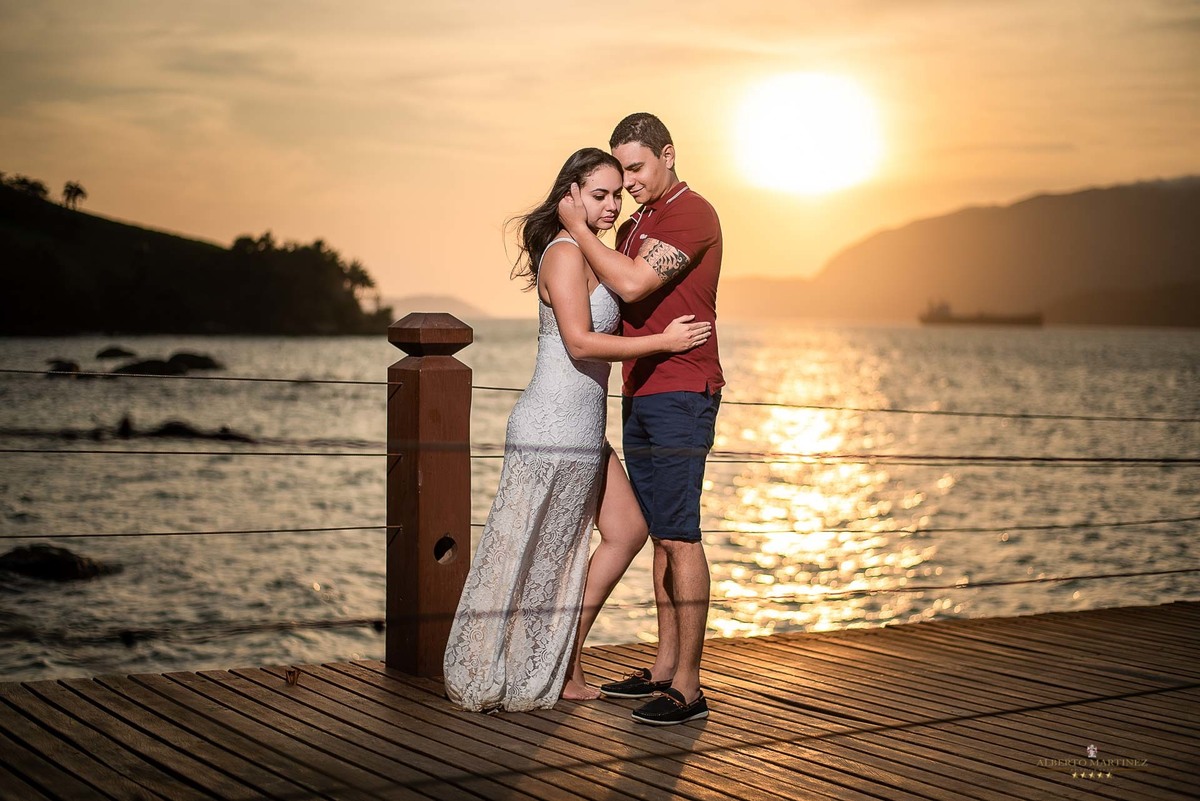Fotógrafo Alberto Martinez
Fotógrafo de casamento
Fotógrafo de ensaio pré casamento
Local Ilhabela em São Paulo
Litoral Paulista na praia do Julião
Fotografia de casal