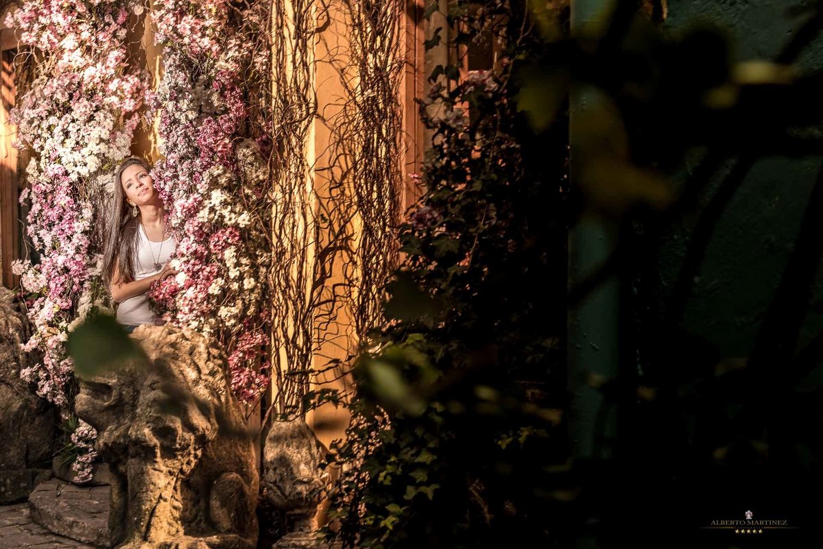 Linda foto de 15 anos no centro de Embu das Artes