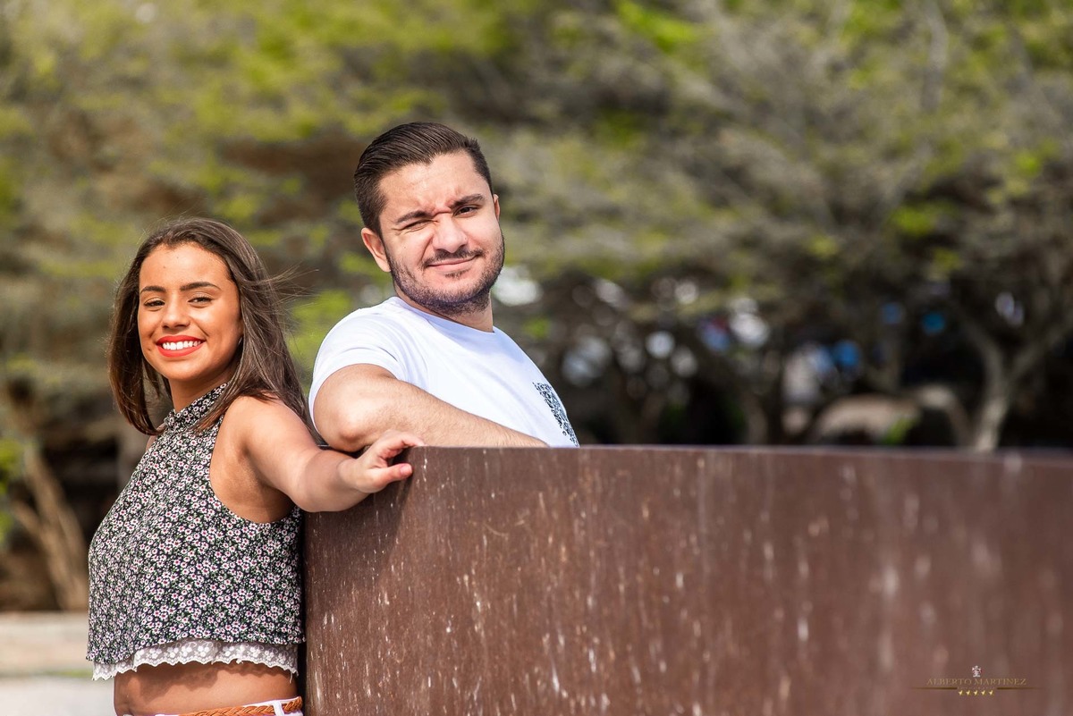 Fotografia de casal em ensaio pré wedding no parque do ibirapuera em são paulo