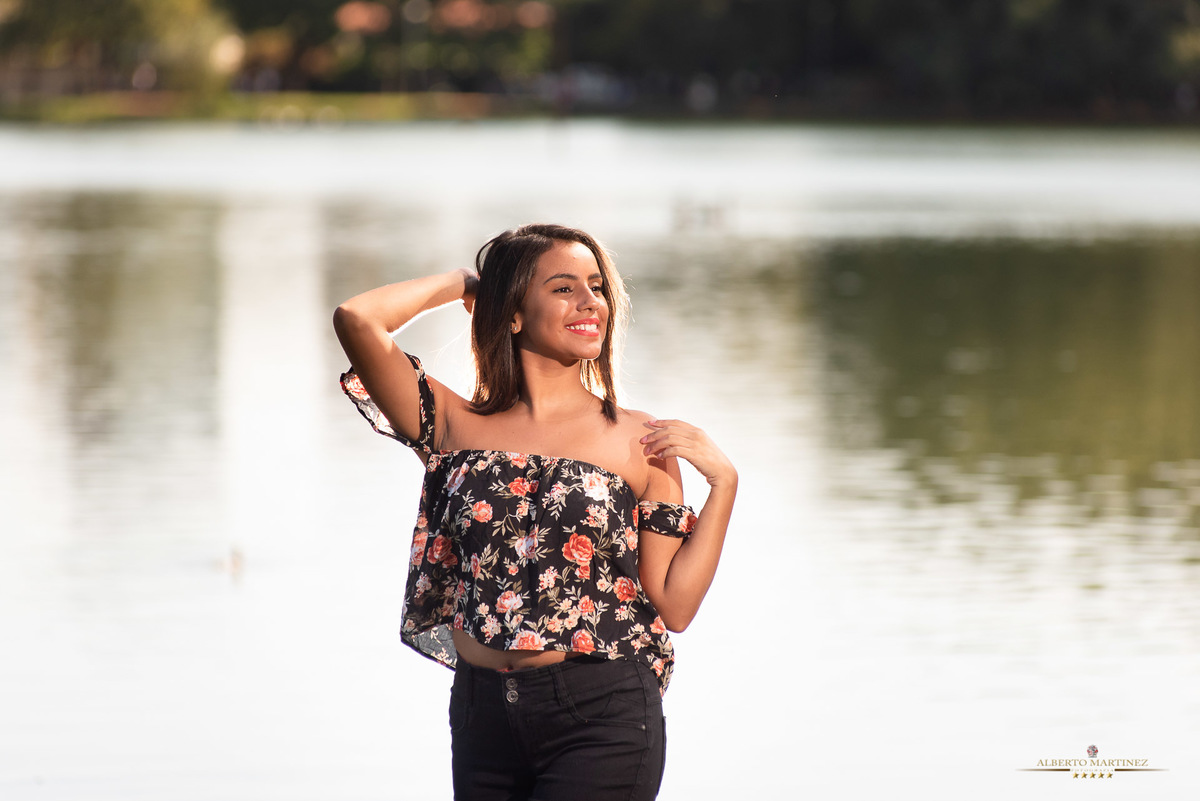 Fotografia de casal em ensaio pré wedding no parque do ibirapuera em são paulo