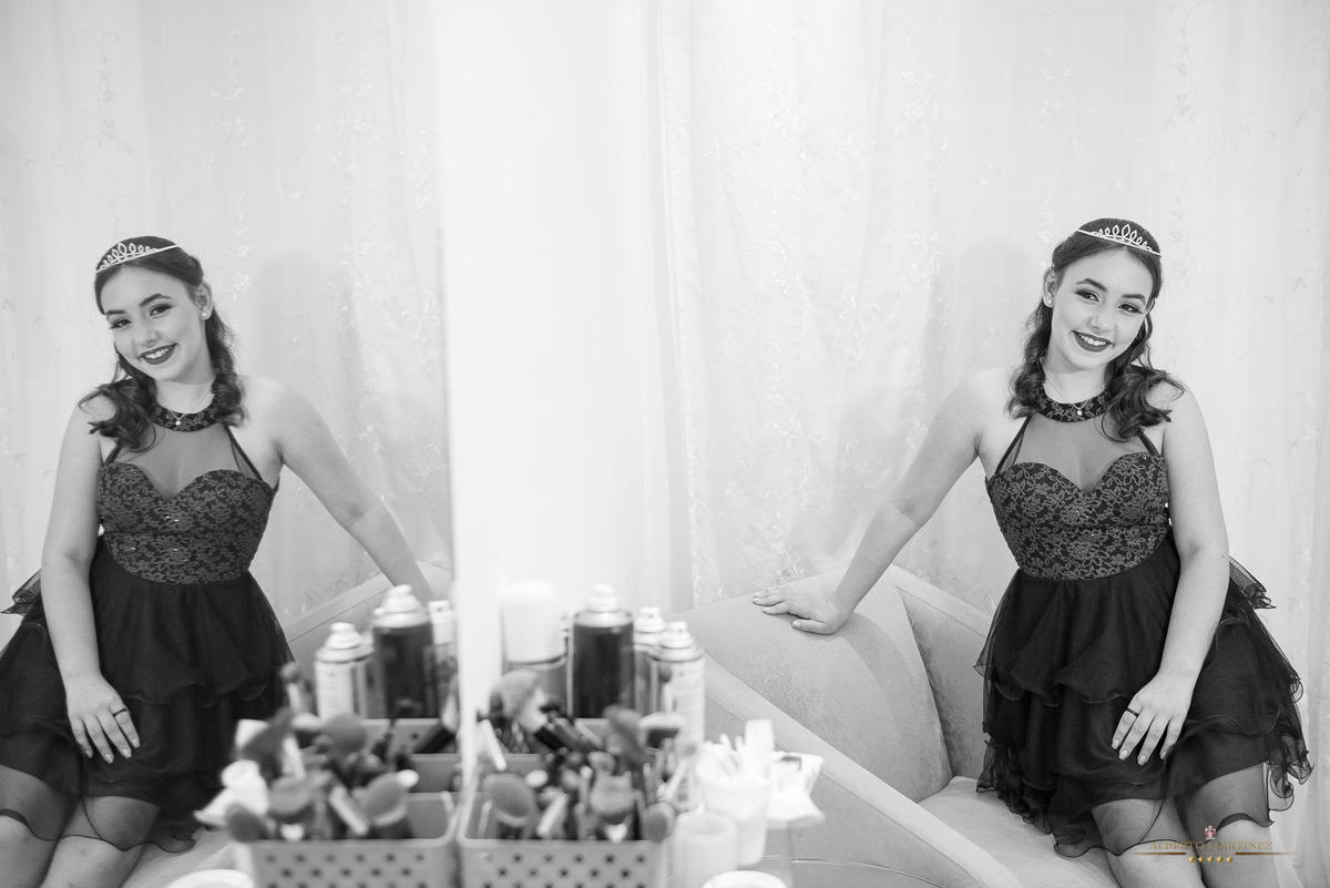 Fotógrafo de debutante em embu das artes no buffet chácara alpes, festa de 15 anos animada com o fotógrafo de debutantes Alberto Martinez