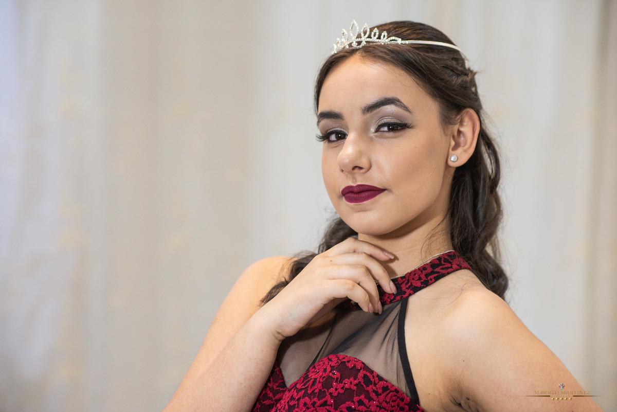 Fotógrafo de debutante em embu das artes no buffet chácara alpes, festa de 15 anos animada com o fotógrafo de debutantes Alberto Martinez