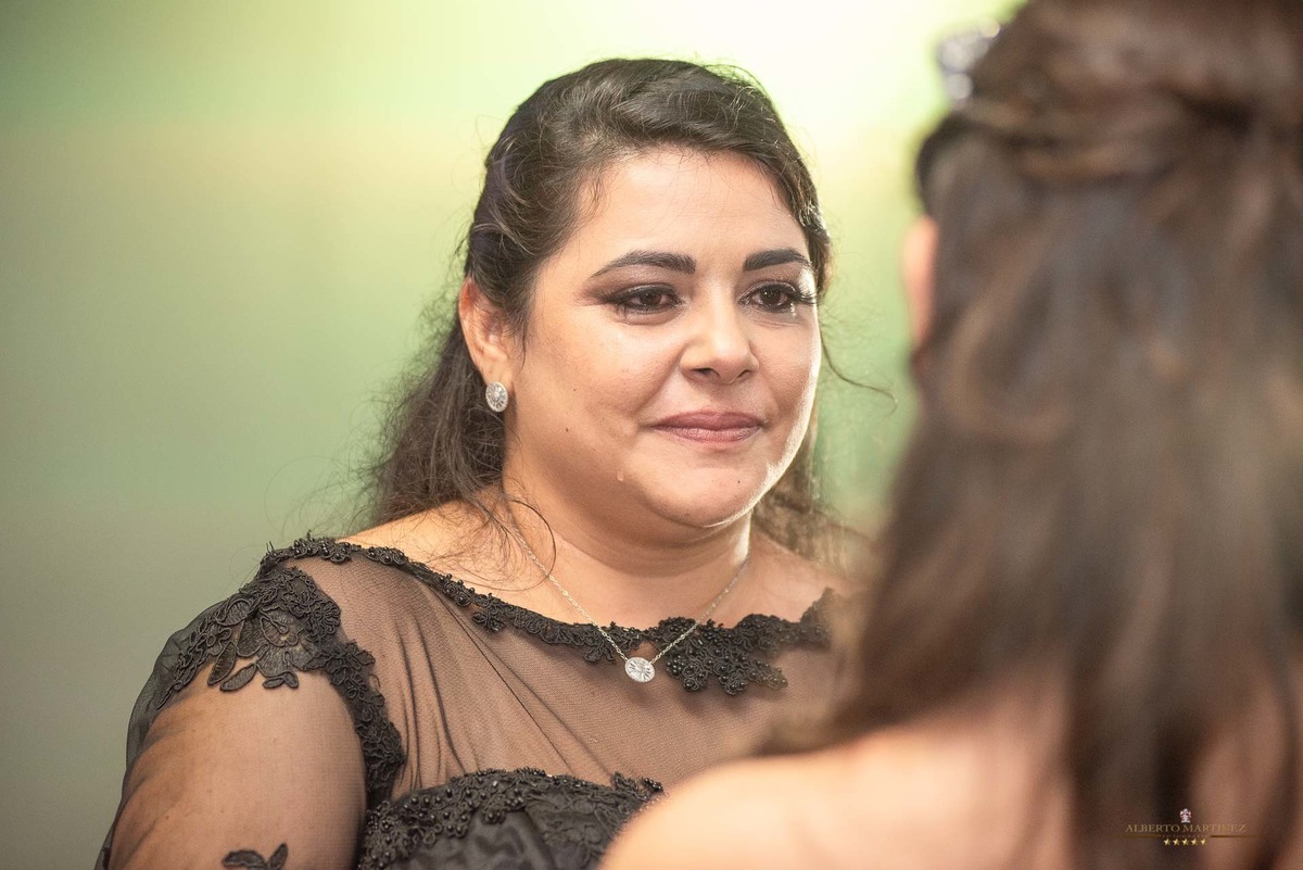 Fotógrafo de debutante em embu das artes no buffet chácara alpes, festa de 15 anos animada com o fotógrafo de debutantes Alberto Martinez