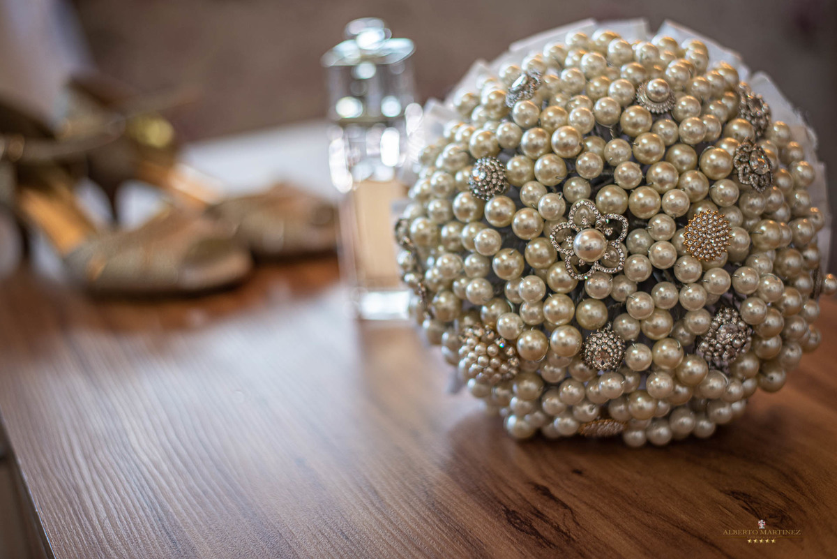 Buquê de perolas da noiva