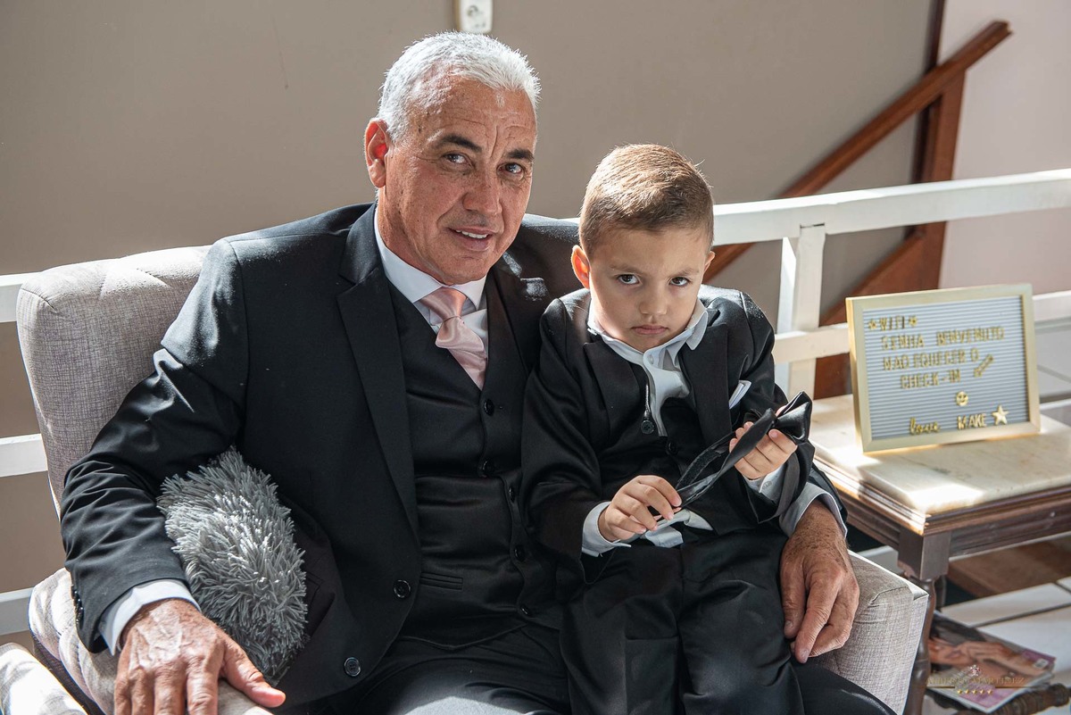 Pai da noiva aguardando a noiva sair do Mking of